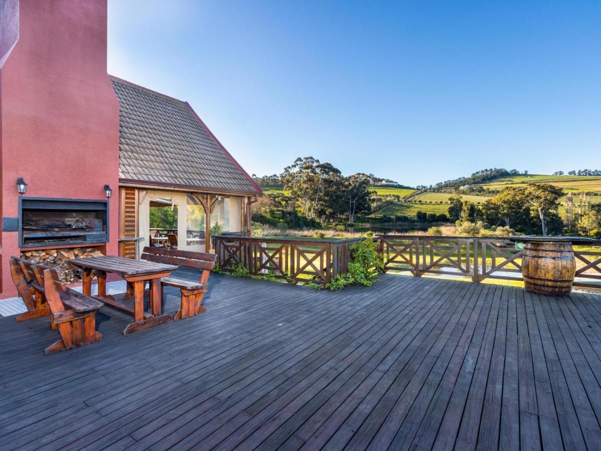 The Log Cabin Lodge Stellenbosch Exterior photo