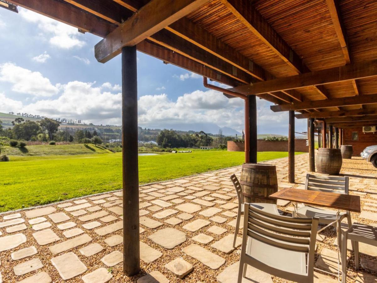 The Log Cabin Lodge Stellenbosch Exterior photo