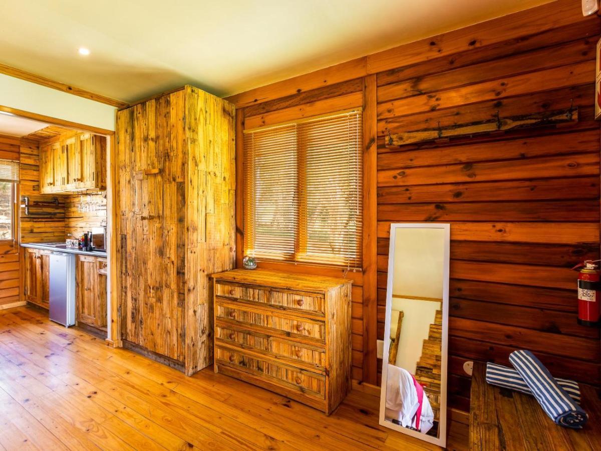 The Log Cabin Lodge Stellenbosch Exterior photo