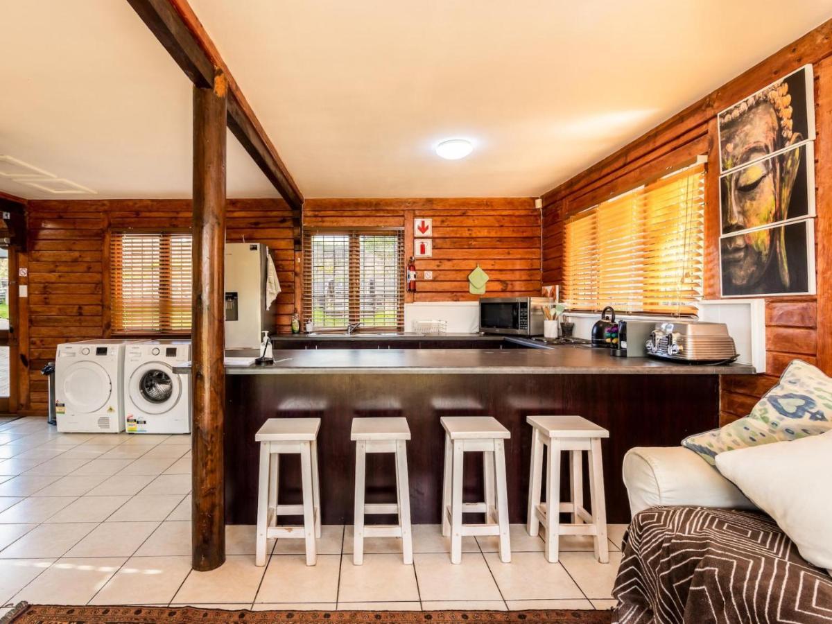 The Log Cabin Lodge Stellenbosch Exterior photo
