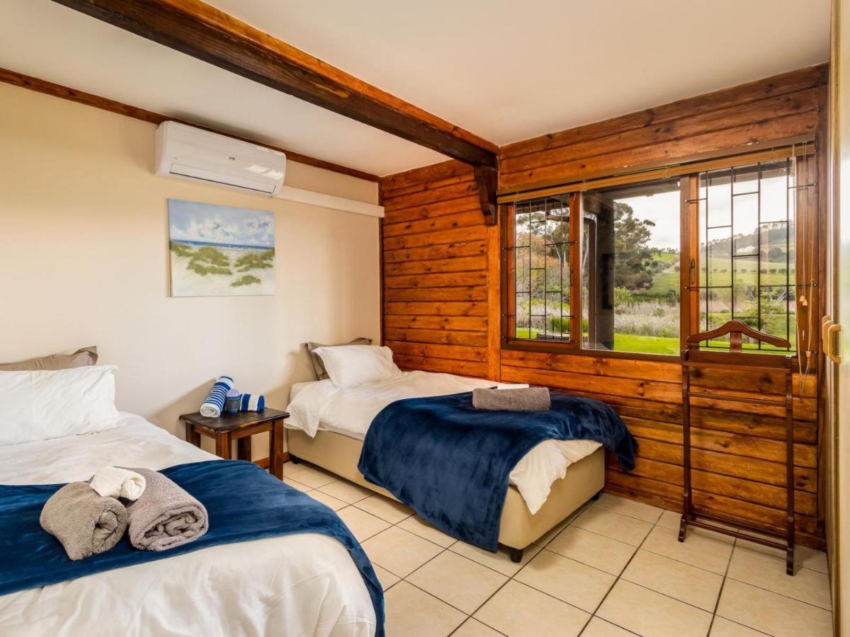 The Log Cabin Lodge Stellenbosch Exterior photo