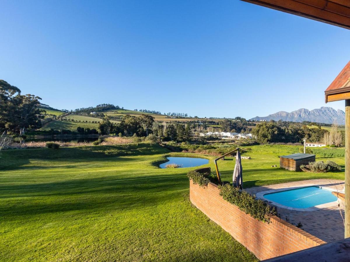The Log Cabin Lodge Stellenbosch Exterior photo