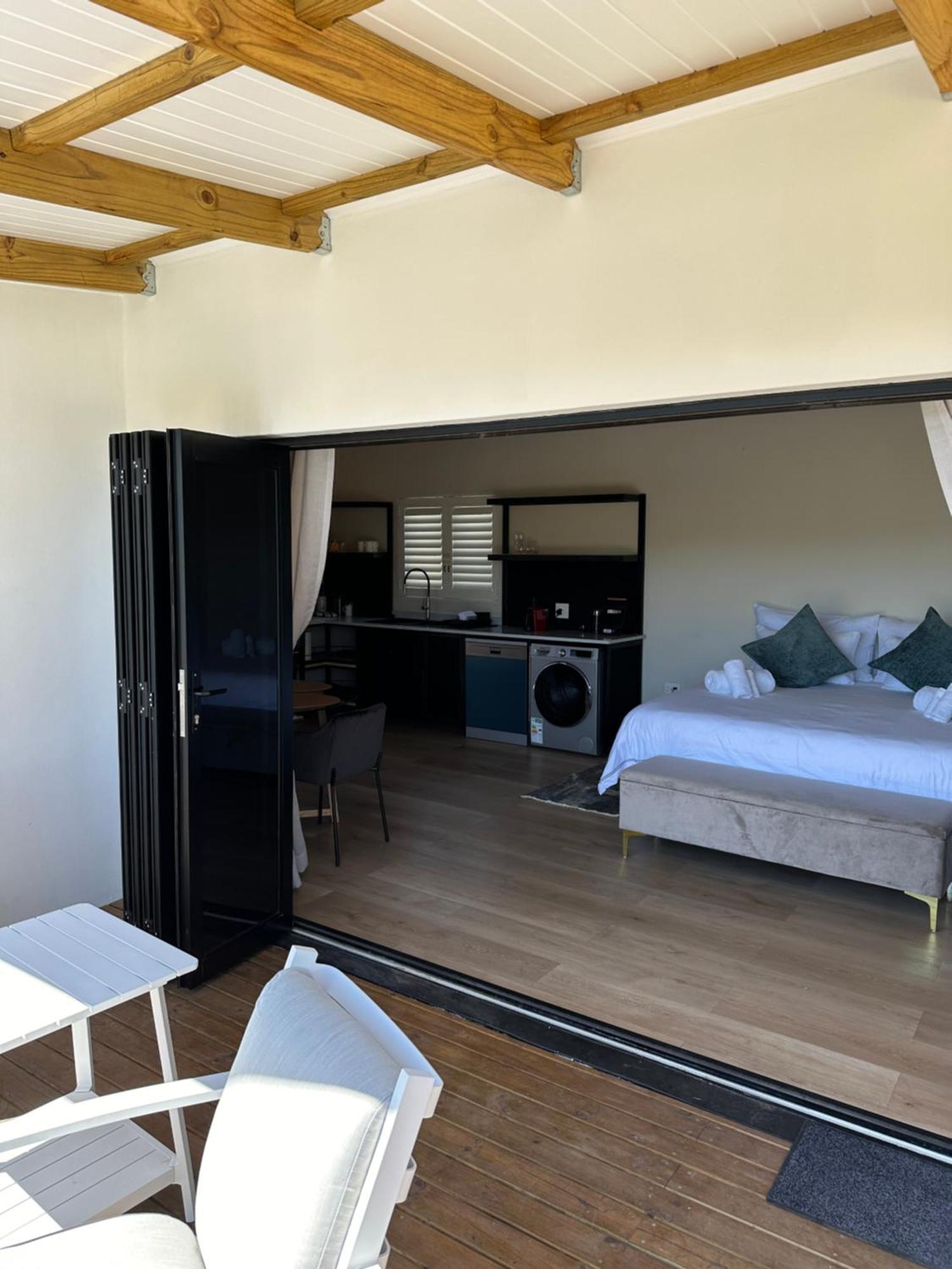 The Log Cabin Lodge Stellenbosch Exterior photo